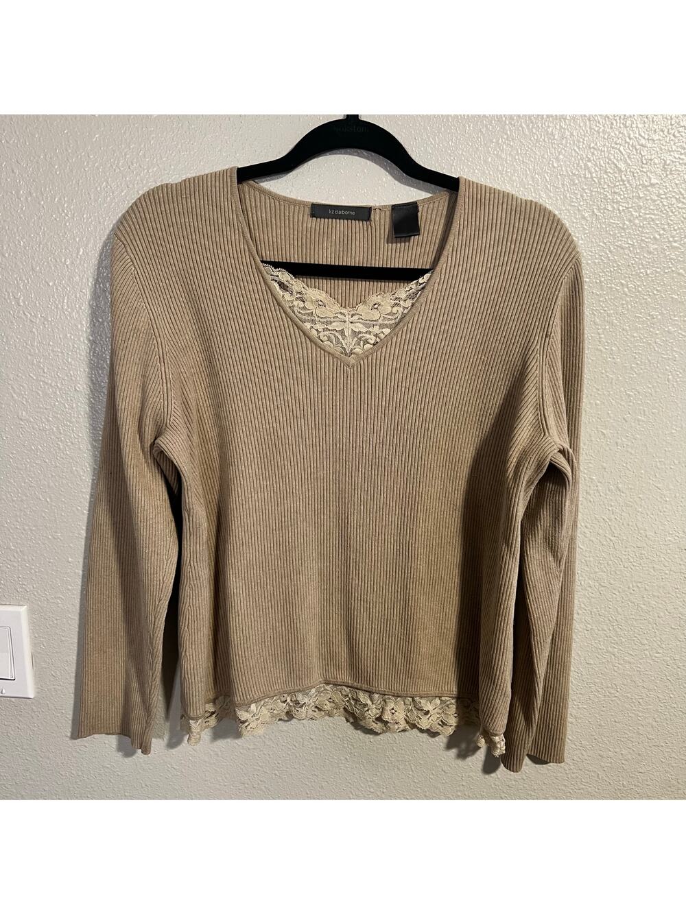 Y2K Vintage Liz Claiborne Tan Lace Trim V-Neck Sweater Size M